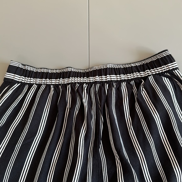 LOFT Pants & Jumpsuits Loft Size Xsp Ankle Length Pants Black And